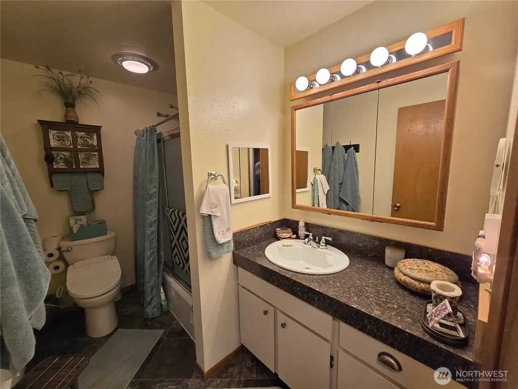 1301 S 3rd Avenue Sequim WA 98382