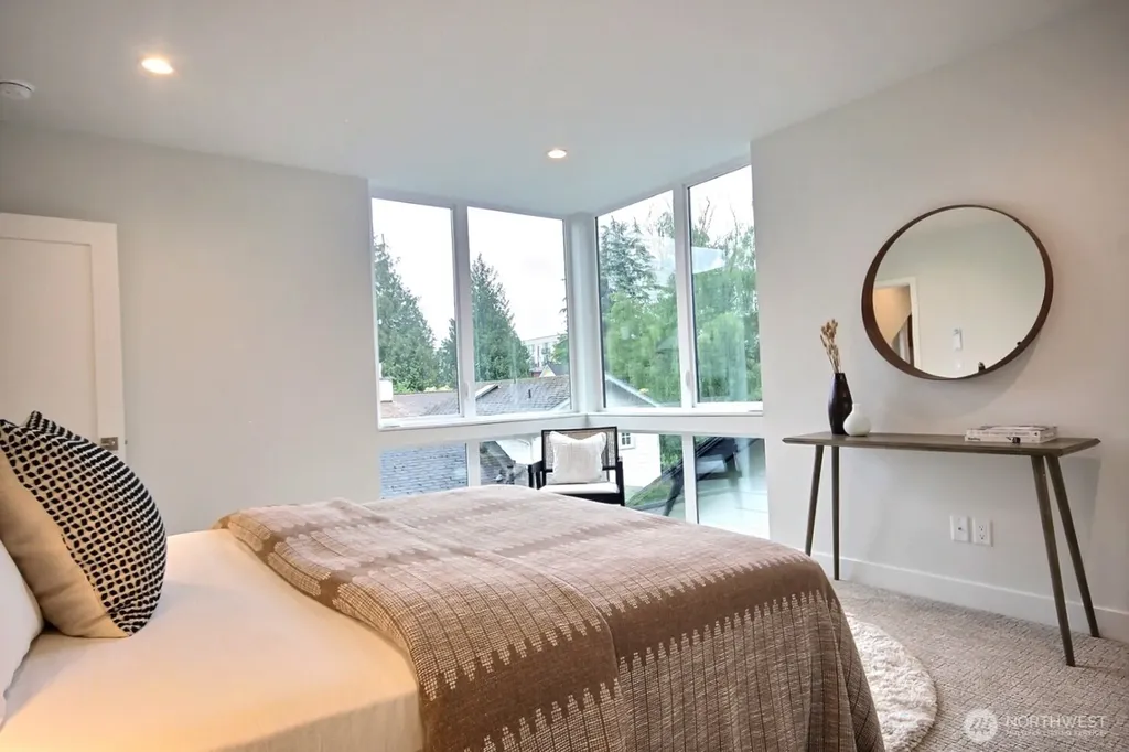 813 NE 90th Street Seattle WA 98115