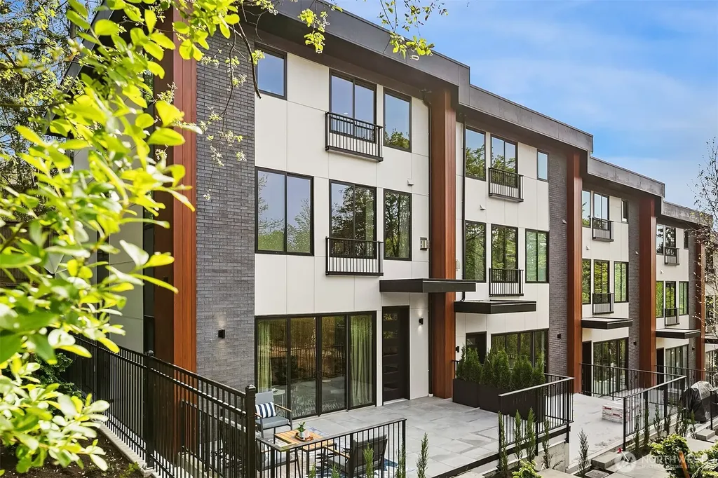 290 118th Avenue SE Bellevue WA 98005