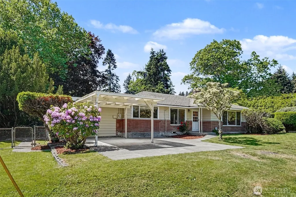 10749 30th Ave NE Seattle WA 98125
