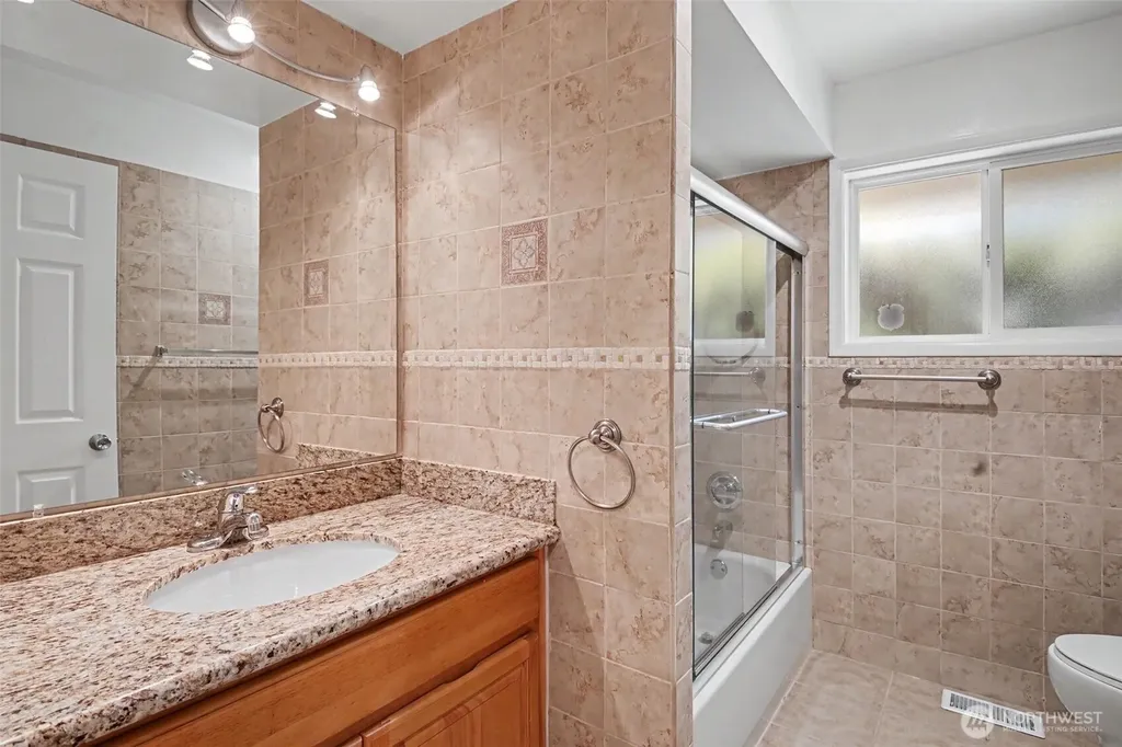 10749 30th Ave NE Seattle WA 98125