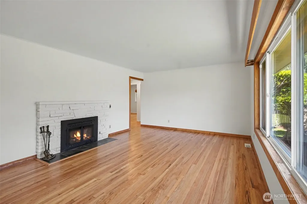 10749 30th Ave NE Seattle WA 98125