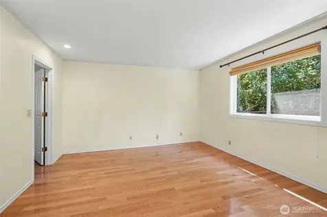10749 30th Ave NE Seattle WA 98125