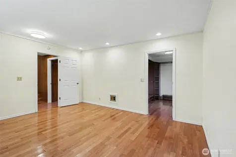 10749 30th Ave NE Seattle WA 98125