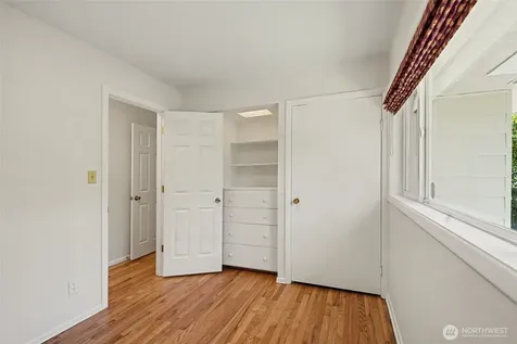 10749 30th Ave NE Seattle WA 98125