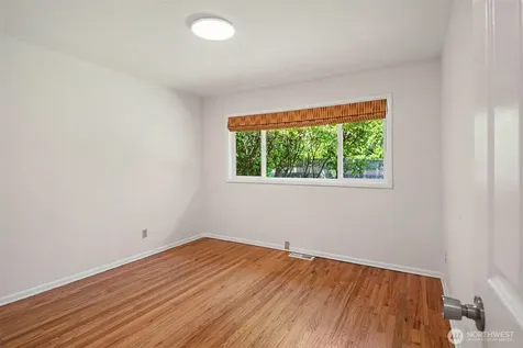 10749 30th Ave NE Seattle WA 98125