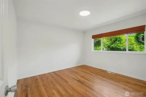 10749 30th Ave NE Seattle WA 98125