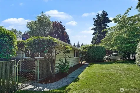 10749 30th Ave NE Seattle WA 98125