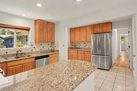 10749 30th Ave NE Seattle WA 98125