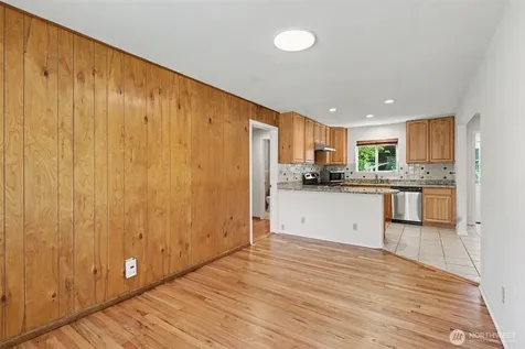 10749 30th Ave NE Seattle WA 98125
