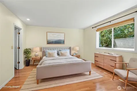 10749 30th Ave NE Seattle WA 98125