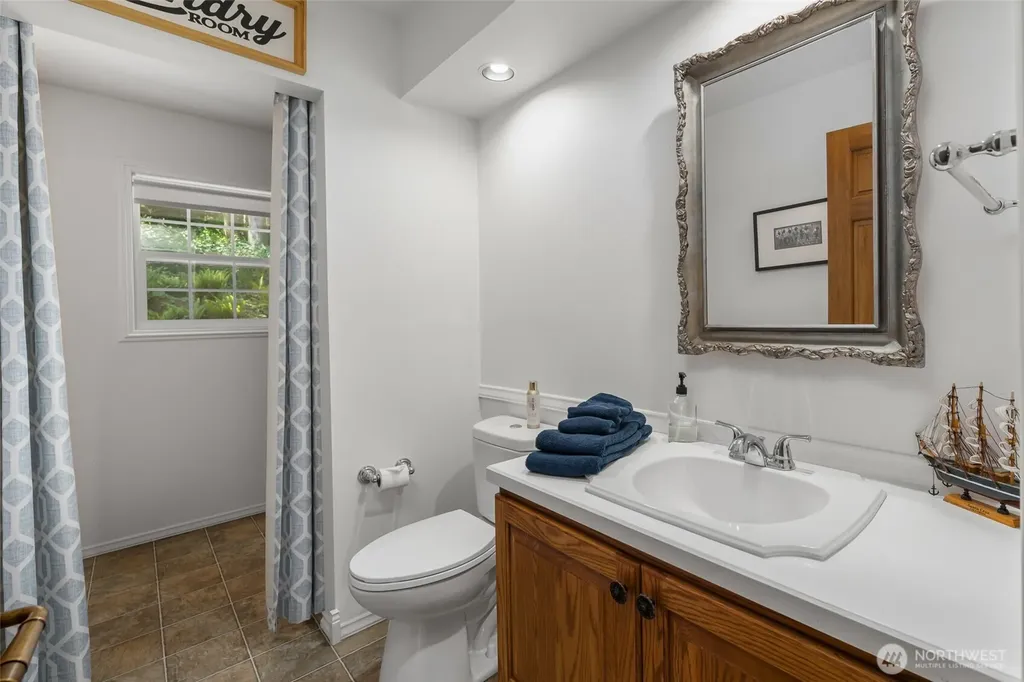 216 Denneboom Road Coupeville WA 98239