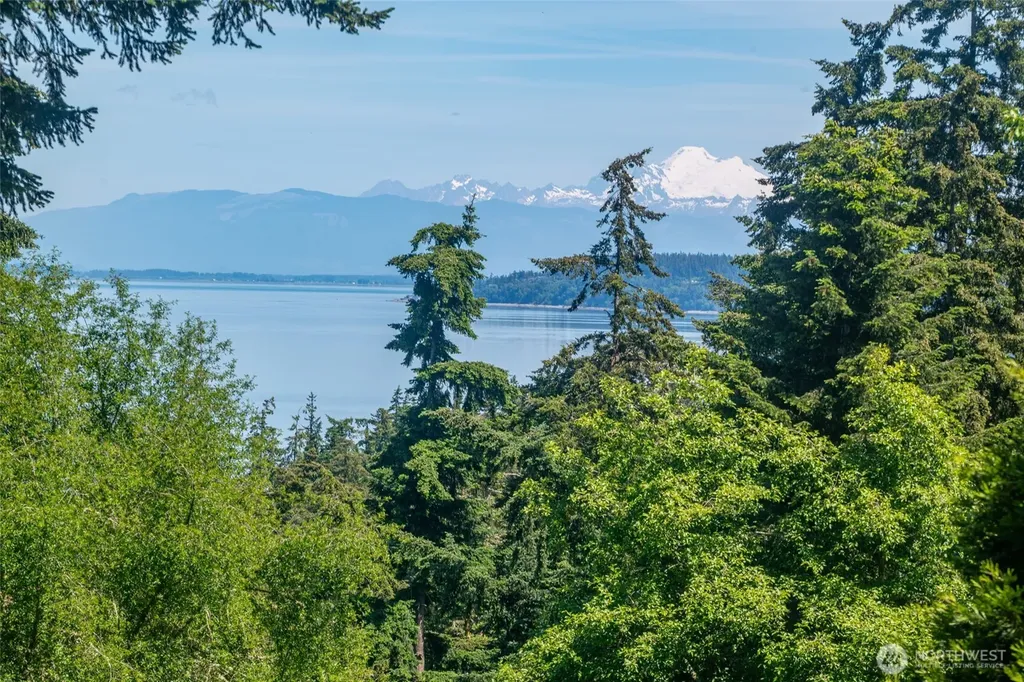 216 Denneboom Road Coupeville WA 98239