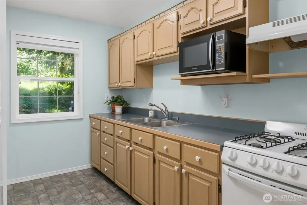 216 Denneboom Road Coupeville WA 98239