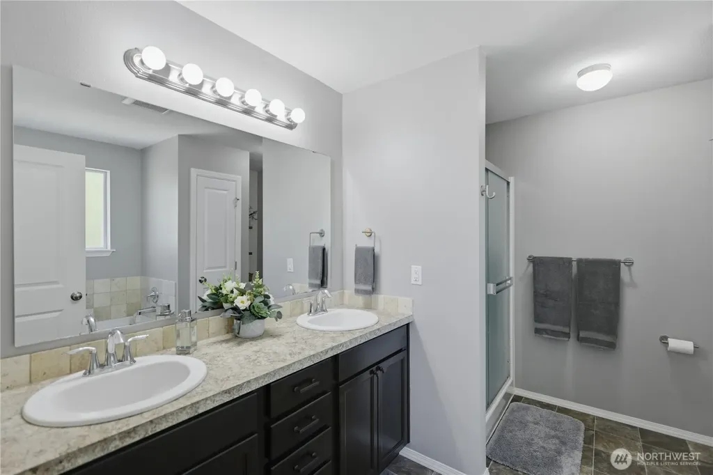 40 Sand Trap Lane Aberdeen WA 98520
