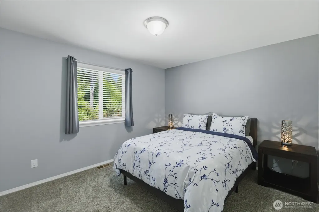 40 Sand Trap Lane Aberdeen WA 98520