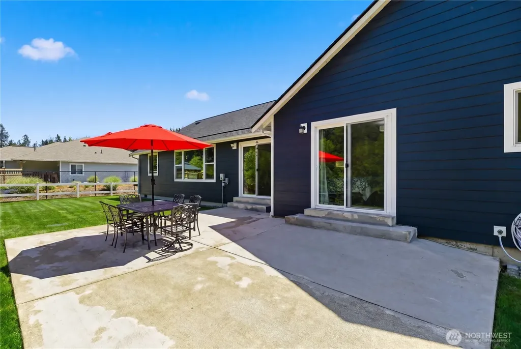 40 Sand Trap Lane Aberdeen WA 98520