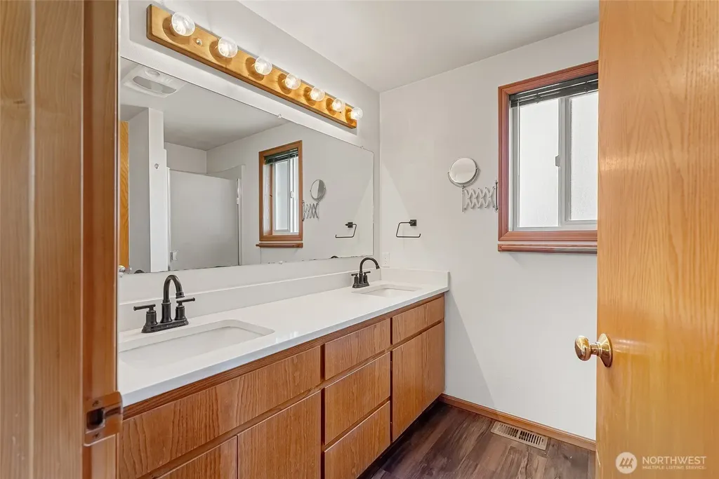 2525 Silves Court Everson WA 98247