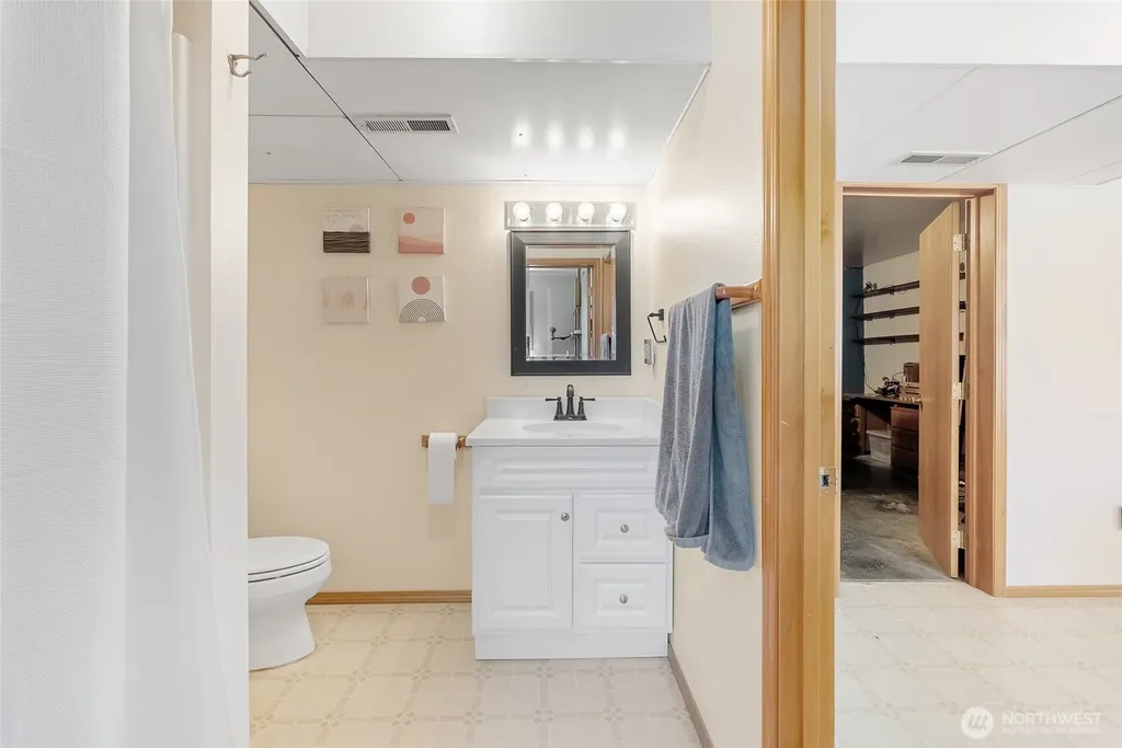 2525 Silves Court Everson WA 98247