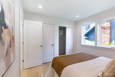1530 25th Avenue Seattle WA 98122