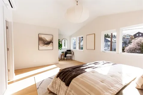 1530 25th Avenue Seattle WA 98122