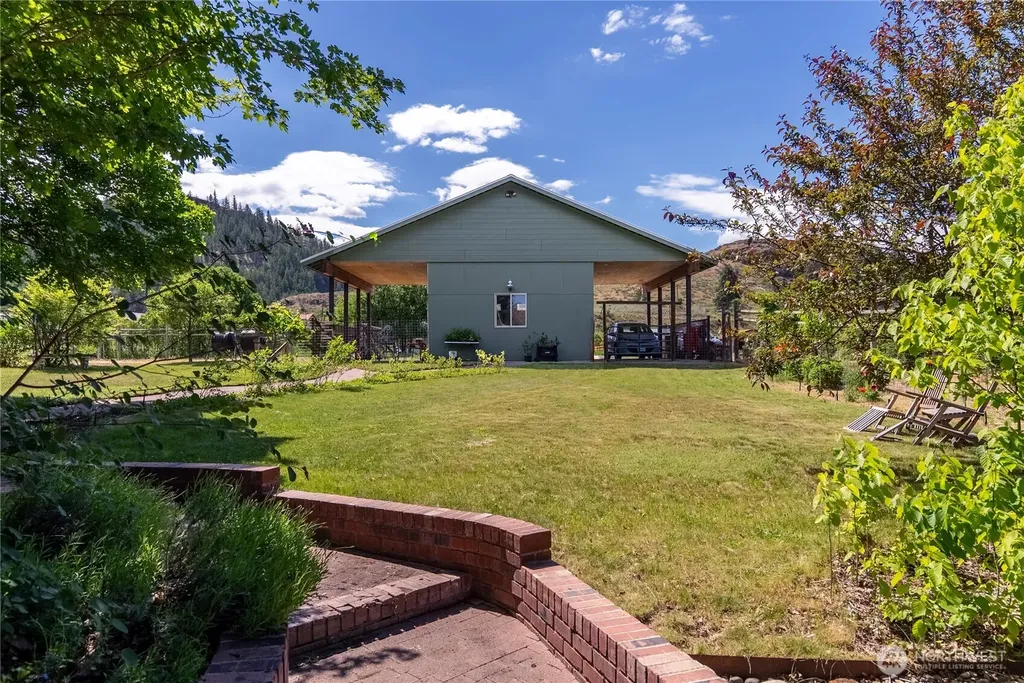 419 Bigelow Street Twisp WA 98856