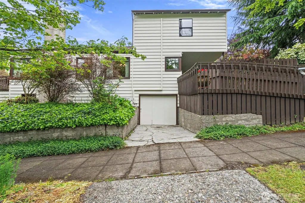731 19th Avenue Seattle WA 98122