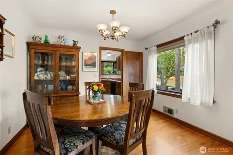 731 19th Avenue Seattle WA 98122