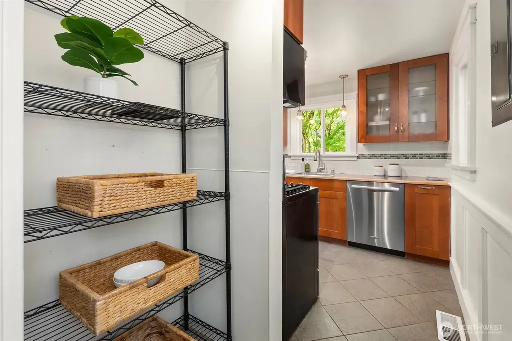 12744 Phinney Avenue N Seattle WA 98133