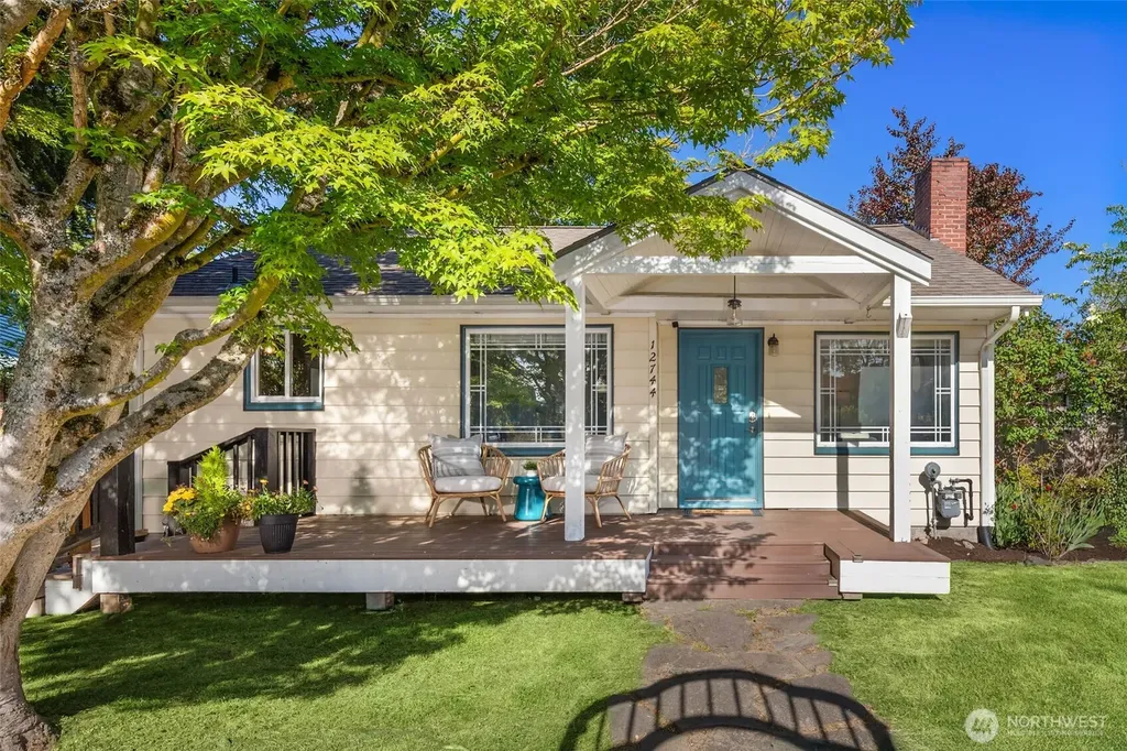 12744 Phinney Avenue N Seattle WA 98133