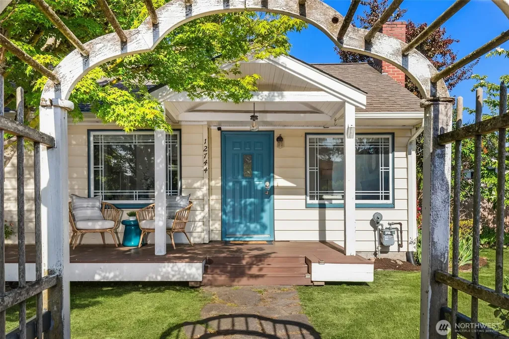 12744 Phinney Avenue N Seattle WA 98133