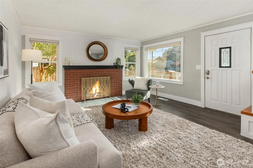 12744 Phinney Avenue N Seattle WA 98133