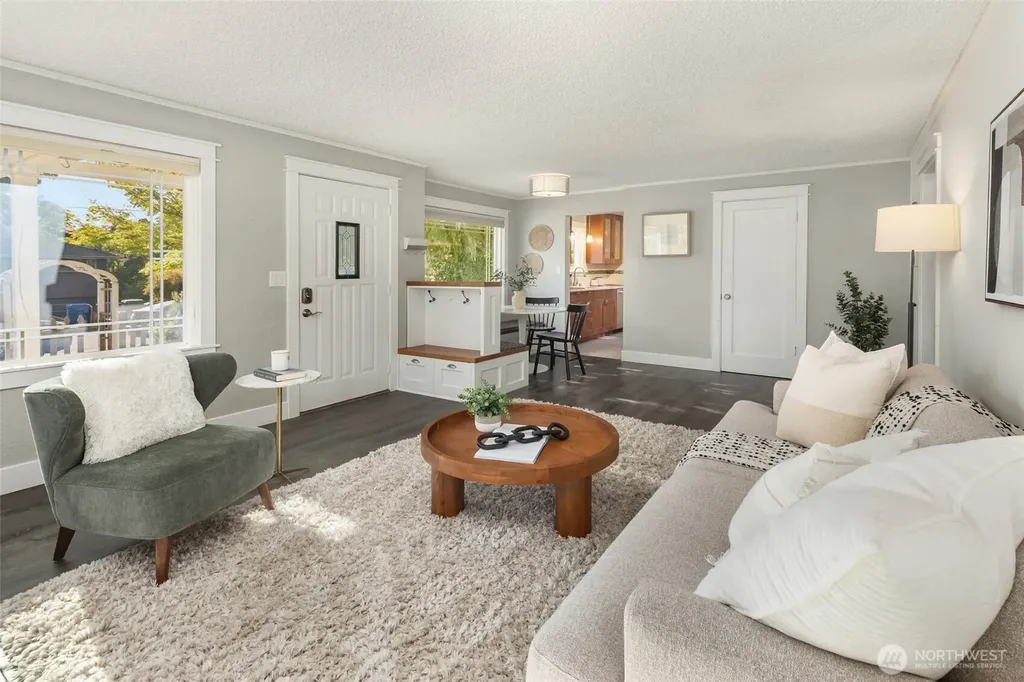 12744 Phinney Avenue N Seattle WA 98133