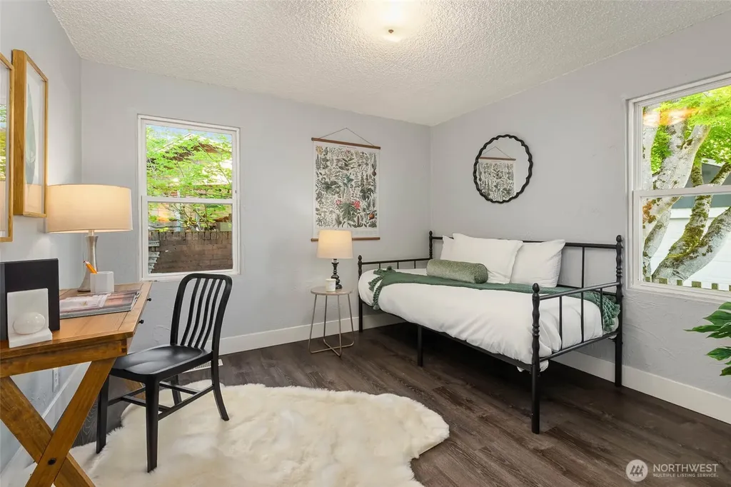 12744 Phinney Avenue N Seattle WA 98133