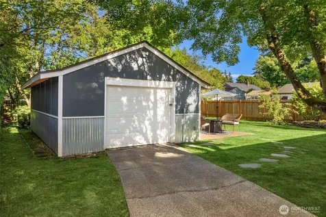 12744 Phinney Avenue N Seattle WA 98133