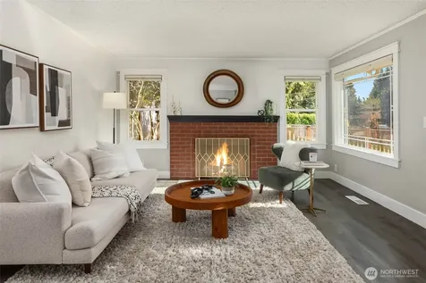 12744 Phinney Avenue N Seattle WA 98133