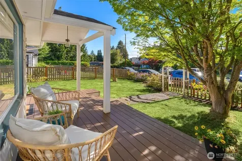 12744 Phinney Avenue N Seattle WA 98133