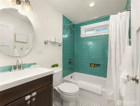 12744 Phinney Avenue N Seattle WA 98133