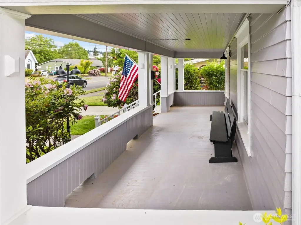 316 5th Street SW Puyallup WA 98371