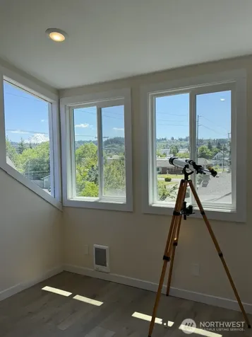 316 5th Street SW Puyallup WA 98371