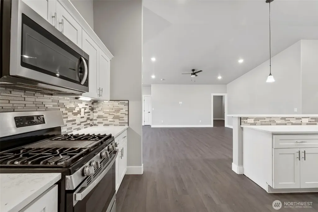 740 S Sixth Avenue Connell WA 99326