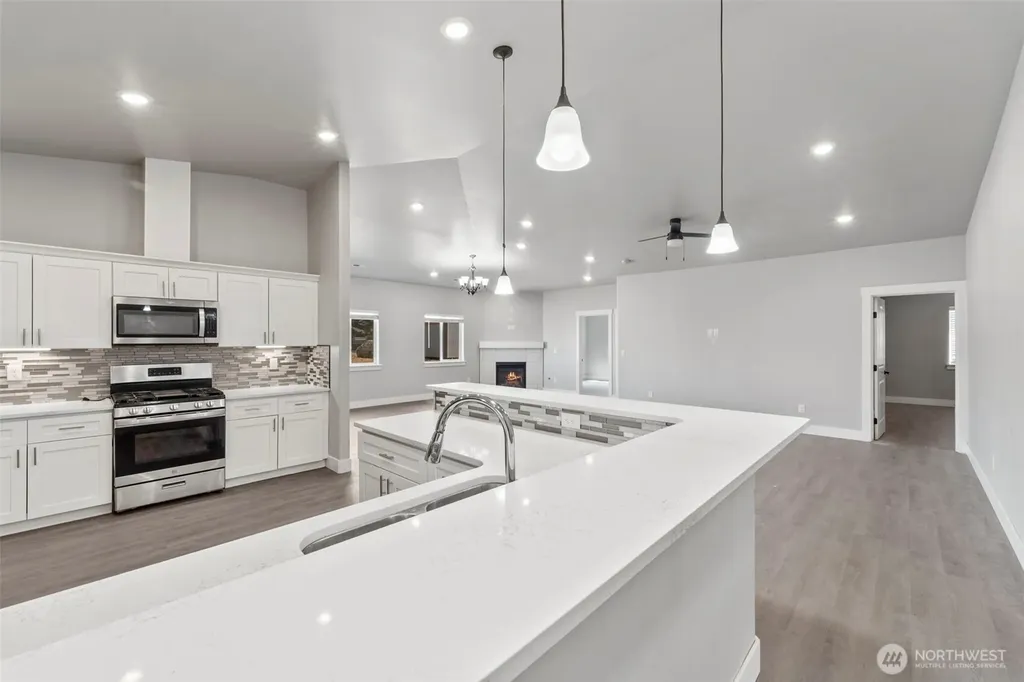 740 S Sixth Avenue Connell WA 99326