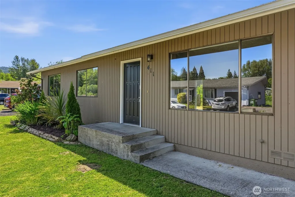 411 SE Brierwood Court Castle Rock WA 98611