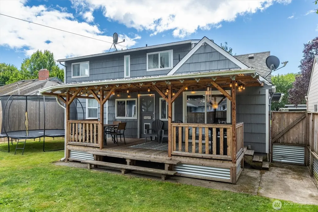 621 27th Avenue Longview WA 98632