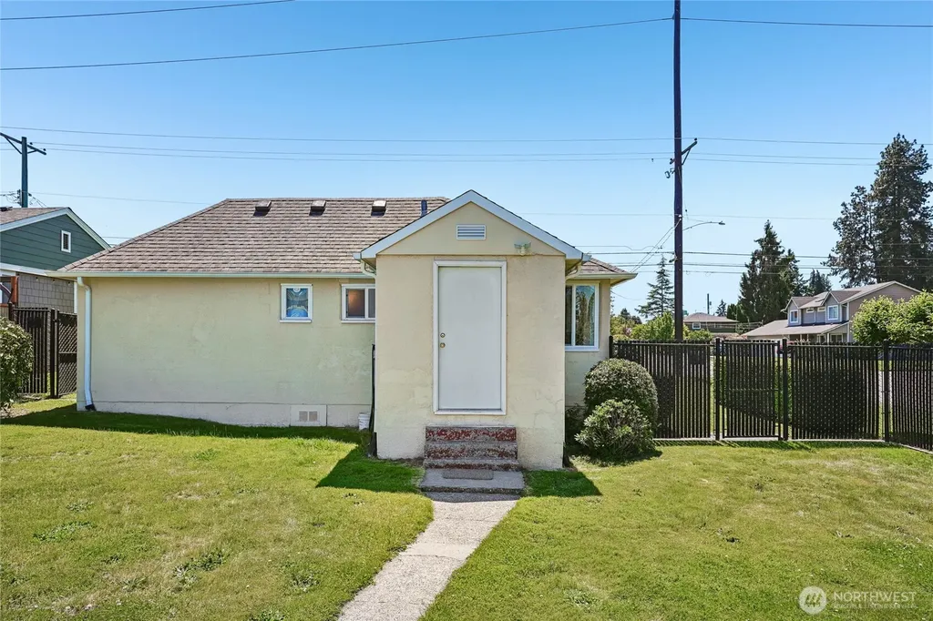 4521 N 18th Street Tacoma WA 98406