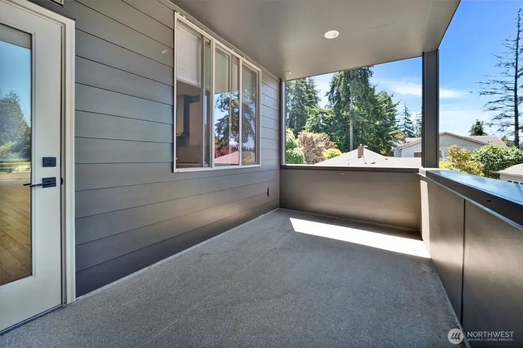 18402 Corliss Ave Avenue Shoreline WA 98133
