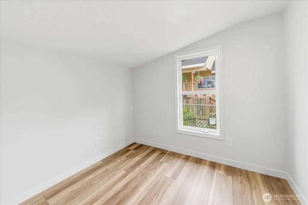 1116 9th Avenue Longview WA 98632
