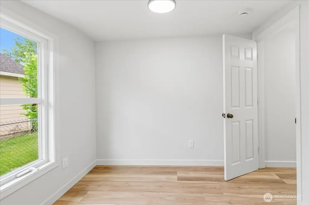 1116 9th Avenue Longview WA 98632