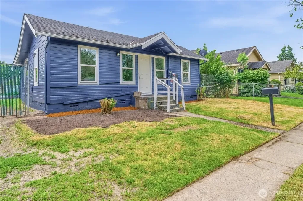 1116 9th Avenue Longview WA 98632