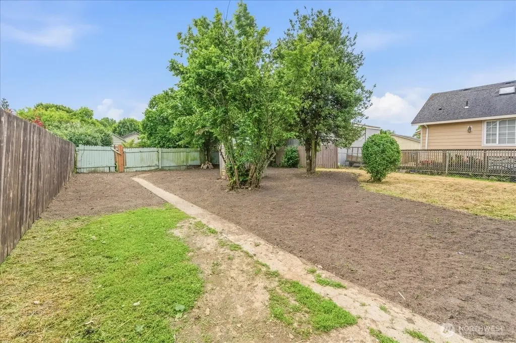 1116 9th Avenue Longview WA 98632
